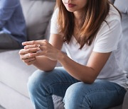 "아이 둘 이혼남과 20년 전 결혼···아픈 남편 죽으면 아파트 뺏기게 되나요"