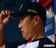 '2024 외국인 투수 농사 폭망' 두산, 니퍼트-린드블럼 뒤를 이을 외국인 에이스 찾을 수 있을까