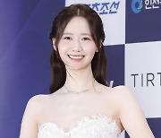 여전히 '국민 센터'..윤아, 스타랭킹 女배우 2위