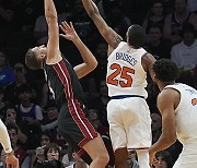 Knicks Heat Basketball