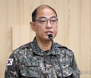 軍 "북한, 12축 TEL로 신형 고체연료 ICBM 발사했을 가능성"