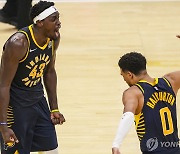 디펜딩 챔피언 NBA 보스턴, 연장서 인디애나에 3점 차 패배