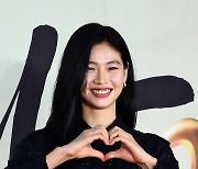 '♥이동휘' 정호연, 확 뜨더니 겹경사 터졌다…"많은 감사한 일들" 문체부장관표창 수상자