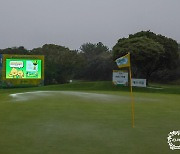 태풍 콩레이 북상 영향…KLPGA S-OIL 챔피언십 2R 취소[제주 현장]