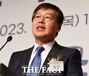 신학철 LG화학 부회장 "고려아연 분쟁, 산업 발전 위해 잘 해결되길"