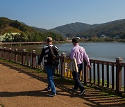 백운호수에선 ‘물멍’, 감악산에선 ‘하늘멍’