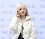 [포토] 아이브 리즈, '사랑스러운 볼하트~'