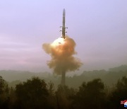 [속보] 정부, 北 11명·기관 4곳 독자제재…ICBM 발사 대응