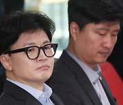 길어지는 한동훈의 침묵…친한계 “뭘 알아야 방어를 하지”