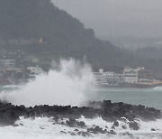 [날씨] 새벽까지 제주 돌풍 폭우…시간당 20∼30㎜