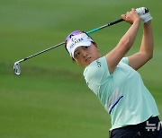 고진영, LPGA 토토 저팬 클래식 2R 공동 5위…선두와 4타 차