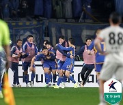 프로축구 울산, 강원에 2-1 승리…K리그1 3연패·통산 5회 우승 달성