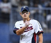 [ST포토] 6회 마운드 오른 김서현