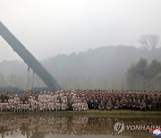 북한, 최신형 ICBM '화성포-19형' 시험발사 성공...김정은 참관