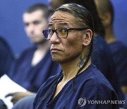 영화 '늑대와 춤을' 美배우, 10대 성폭행·납치 등 혐의 기소