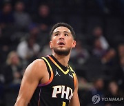 NBA 피닉스, 클리퍼스에 21점 열세 뒤집기 쇼…부커 40점 폭발