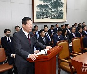 신원식, '북한군 공격' 메시지 답변 논란에 "일상적 대답"