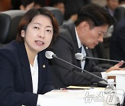 민주 "尹 지지율 역대 최저치에도 대통령실은 밥 먹듯 거짓말"