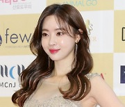 필라테스 강사 출신 배우 양정원 고소당해 "계약 지키지 않아"