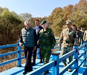 DMZ 찾은 EU 외교수장 “평화에 더 투자해야”