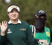 [mhn포토] 정소이, 타수 줄이고 올게요