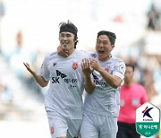 [현장리뷰]'1만1940 만원관중' 대구FC 미래 불투명, 제주 유나이티드와 2-2 무승부…제주 K리그1 잔류 확정