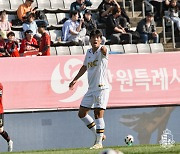 [K리그2 STAR] '1골 2도움 변바페' 변경준, 올 시즌 리그 두 자릿수 달성...이랜드 3-0 대승 이끌었다