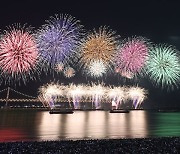 올해도 100만 인파...부산 잇따른 초대형 축제에 안전 관리 비상