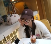 정소민, 모자에 안경도 소용없어…청순함 돋보이는 민낯