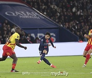 '2-3골은 더 넣어야 했다'…'이강인 교체 출전' PSG, 랑스전 승리에도 혹평