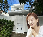 [단독] 장윤정 이태원 빌딩 42억에 빚내 사들였다 …120억 펜트 불과 두달 뒤 [부동산360]