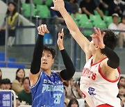 가스공사, 곽정훈의 외곽포로 5연승에 1위 굳혀…SK에 91-76 제압