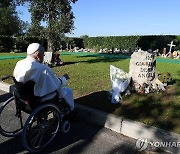 교황, 유·사산 태아 묘지 찾아 위령의 날 미사