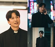 '열혈사제2' 김남길 "미치광이들과 더 확실한 팀플레이"