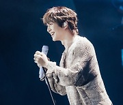 온유, 팬콘서트 ‘Hola!’ 성료…올 라이브 밴드 연주 빛났다