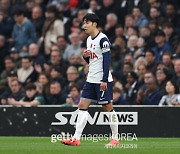 '손흥민 3호 도움+솔란케 멀티골' 토트넘, 아스톤 빌라 상대 4-1 역전승...7위 상승