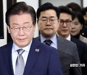 이재명, 경제·안보·민생 광폭 행보…당내에선 "투쟁" 결집