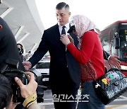 [포토]지드래곤, 취재진 사이로 황급히 출국