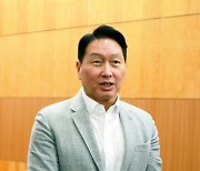 최태원 "삼성, AI 물결타서 더 좋은 성과 낼 것"