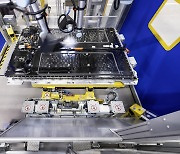 [From the Scene] A rare glimpse into Mercedes' data-driven battery assembly