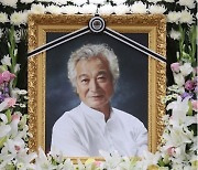 “폐암에도 멈추지 않은 ‘영원한 청춘’…故 신성일 6주기, ”별들의 고향, 다시 별이 되다“