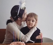 ‘자발적 비혼모’ 사유리 “젠 4살 생일 축하해, 태어나줘서 고마워” 나보다 소중한 너(전문)