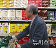 동서식품 '봉지 커피' 가격 인상에…카페 프랜차이즈들도 들썩이나