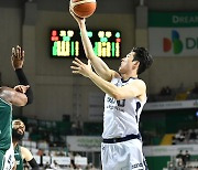 프로농구 소노, 외곽 침체에도 79-64 승…무더기 실책 DB 6연패