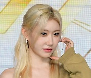 ITZY 채령, '금수저' 논란 터졌다…"기차 타본 적 없어, 엘베도 앉아서 기다려" ('지닦남')