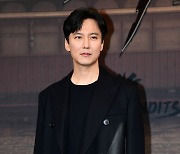 '44세' 김남길, ♥결혼 의혹 터졌다…상대는 동갑내기 배우 "와이프로 저장" ('틈만나면')