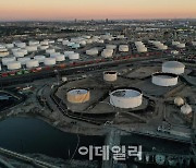 국제유가, OPEC+ 증산 연기·美 대선 주목…3% 가까이 급등