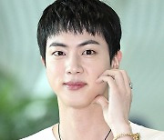 BTS 진, 美 그래미까지 사로잡았다...'꼭 들어야 할 앨범'