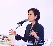 사우디 간 오영주 장관 "중소벤처기업이 제2의 중동붐 주역"