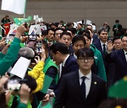 尹 “개혁엔 저항 따라... 포기않고 4대 개혁 완수”